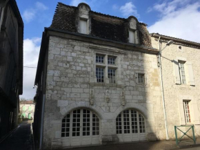 La Maison De La Tour Annex